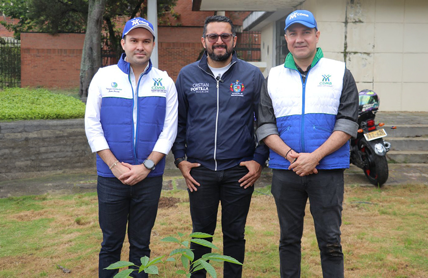   En el marco del Día Nacional del Árbol, CDMB y Alcaldía de Bucaramanga realizaron siembra de mil árboles en el Parque de la Vida
